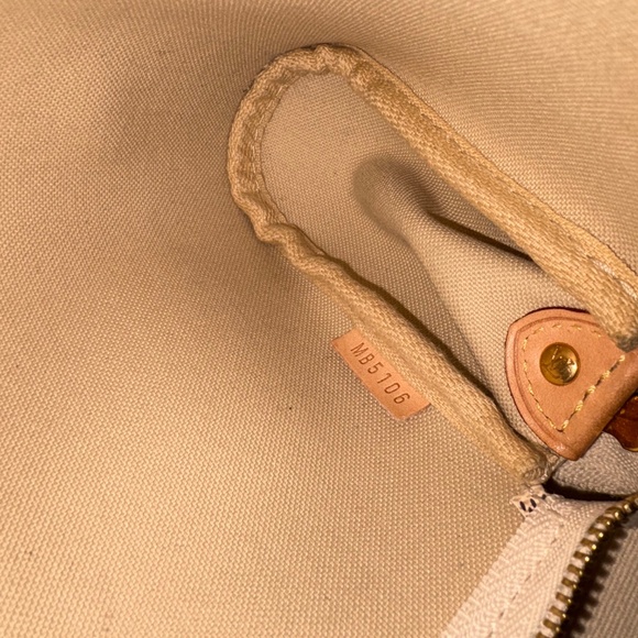 Louis Vuitton Damier Azur Eva Clutch--DISCONTINUED! - Picture 9 of 10